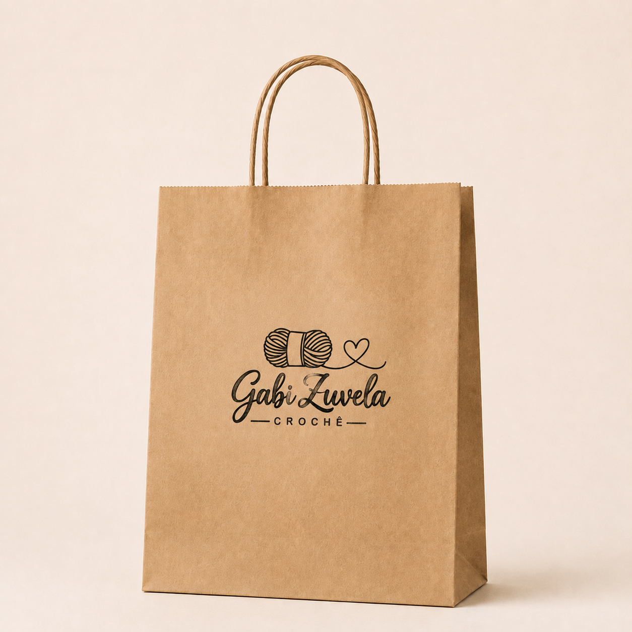 Logo aplicada em sacola — Gabi Zuvela Crochê